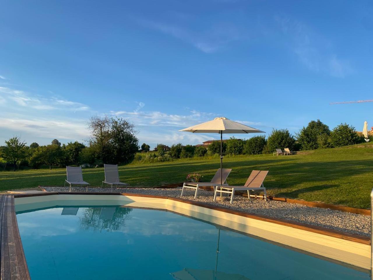 La Casa Di Roby-1 Appartamento La Morra Con Piscina Eksteriør bilde